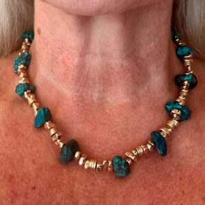 Colar Curto com Pedras Brutas e Hematitas